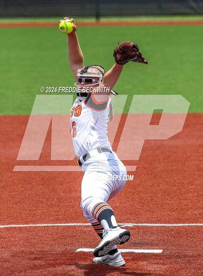 Thumbnail 1 in Aledo vs. Harlingen South (UIL 5A Softball Semifinal) photogallery.