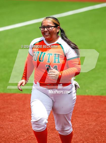 Thumbnail 3 in Aledo vs. Harlingen South (UIL 5A Softball Semifinal) photogallery.