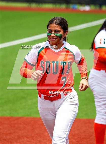 Thumbnail 2 in Aledo vs. Harlingen South (UIL 5A Softball Semifinal) photogallery.