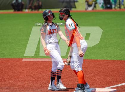 Thumbnail 2 in Aledo vs. Harlingen South (UIL 5A Softball Semifinal) photogallery.