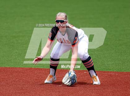 Thumbnail 3 in Aledo vs. Harlingen South (UIL 5A Softball Semifinal) photogallery.