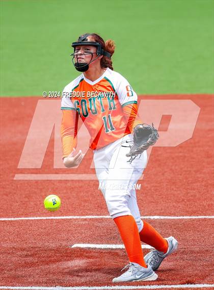 Thumbnail 3 in Aledo vs. Harlingen South (UIL 5A Softball Semifinal) photogallery.