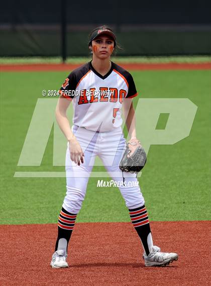 Thumbnail 2 in Aledo vs. Harlingen South (UIL 5A Softball Semifinal) photogallery.