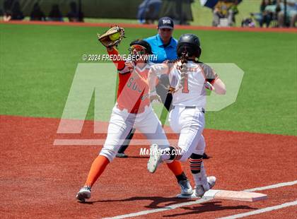 Thumbnail 1 in Aledo vs. Harlingen South (UIL 5A Softball Semifinal) photogallery.