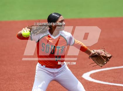 Thumbnail 1 in Aledo vs. Harlingen South (UIL 5A Softball Semifinal) photogallery.