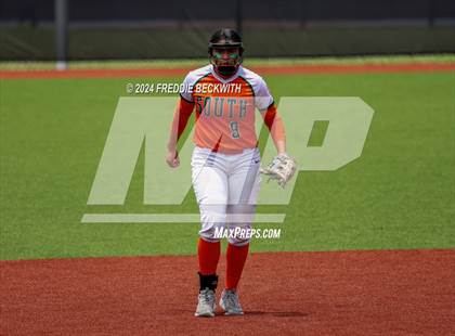 Thumbnail 1 in Aledo vs. Harlingen South (UIL 5A Softball Semifinal) photogallery.