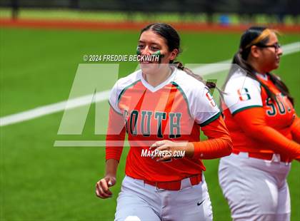 Thumbnail 1 in Aledo vs. Harlingen South (UIL 5A Softball Semifinal) photogallery.