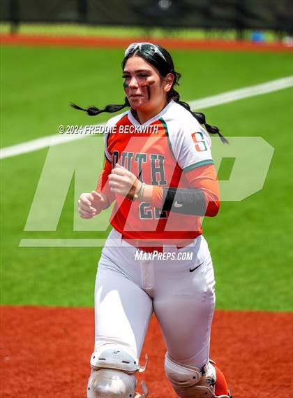 Thumbnail 1 in Aledo vs. Harlingen South (UIL 5A Softball Semifinal) photogallery.
