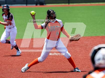 Thumbnail 3 in Aledo vs. Harlingen South (UIL 5A Softball Semifinal) photogallery.