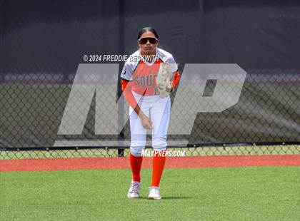 Thumbnail 3 in Aledo vs. Harlingen South (UIL 5A Softball Semifinal) photogallery.