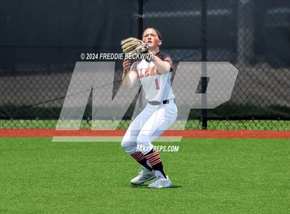 Thumbnail 3 in Aledo vs. Harlingen South (UIL 5A Softball Semifinal) photogallery.