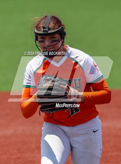 Thumbnail 3 in Aledo vs. Harlingen South (UIL 5A Softball Semifinal) photogallery.