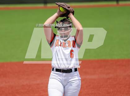 Thumbnail 1 in Aledo vs. Harlingen South (UIL 5A Softball Semifinal) photogallery.