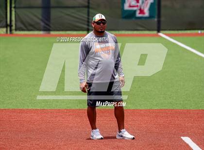 Thumbnail 2 in Aledo vs. Harlingen South (UIL 5A Softball Semifinal) photogallery.