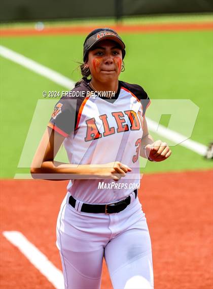 Thumbnail 1 in Aledo vs. Harlingen South (UIL 5A Softball Semifinal) photogallery.