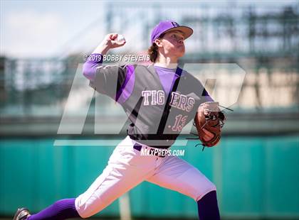 Thumbnail 3 in Pueblo West vs. Holy Family (CHSAA 4A Quarterfinal) photogallery.