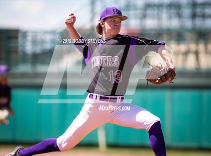 Thumbnail 3 in Pueblo West vs. Holy Family (CHSAA 4A Quarterfinal) photogallery.