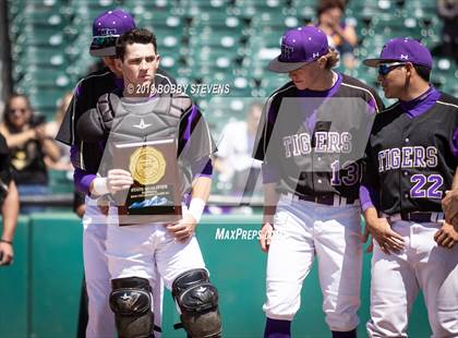 Thumbnail 2 in Pueblo West vs. Holy Family (CHSAA 4A Quarterfinal) photogallery.