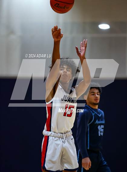 Thumbnail 1 in Meadowdale @ Juanita photogallery.
