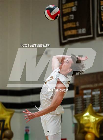 Thumbnail 2 in Agoura @ Crespi photogallery.