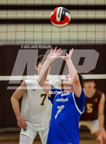 Thumbnail 2 in Agoura @ Crespi photogallery.