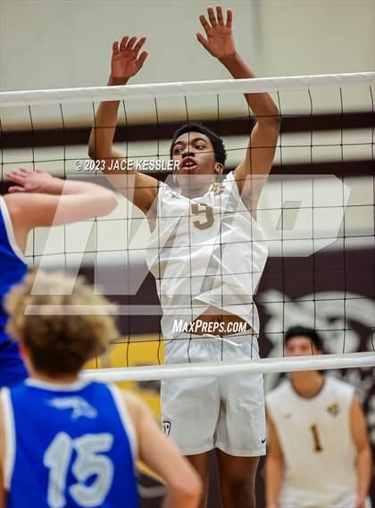 Thumbnail 1 in Agoura @ Crespi photogallery.