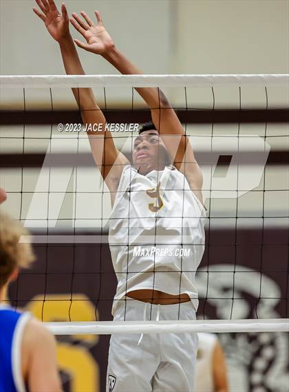 Thumbnail 2 in Agoura @ Crespi photogallery.