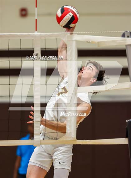 Thumbnail 2 in Agoura @ Crespi photogallery.