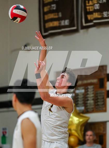 Thumbnail 1 in Agoura @ Crespi photogallery.