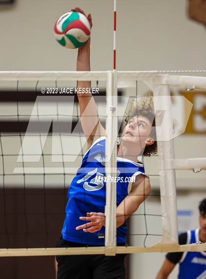 Thumbnail 2 in Agoura @ Crespi photogallery.