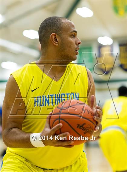 Thumbnail 3 in Huntington St. Joseph Prep vs. Hughes (LeBron James Classic) photogallery.