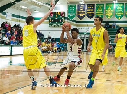 Thumbnail 3 in Huntington St. Joseph Prep vs. Hughes (LeBron James Classic) photogallery.