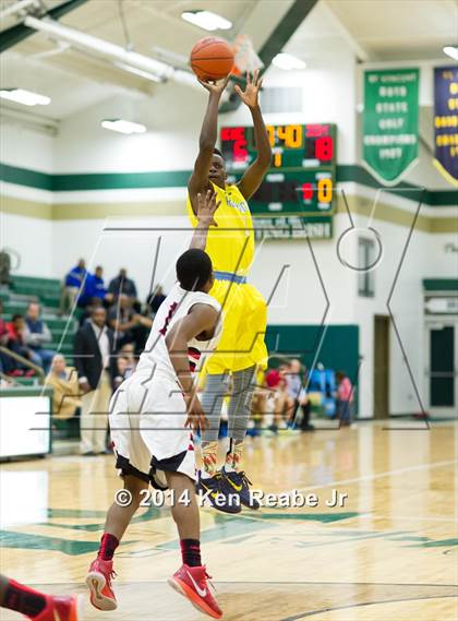 Thumbnail 2 in Huntington St. Joseph Prep vs. Hughes (LeBron James Classic) photogallery.