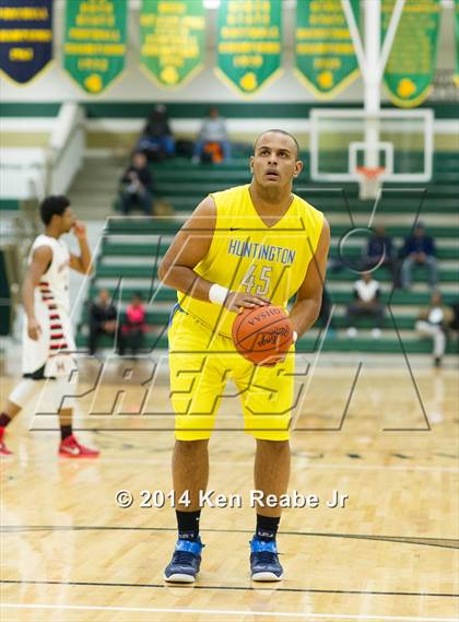 Thumbnail 2 in Huntington St. Joseph Prep vs. Hughes (LeBron James Classic) photogallery.