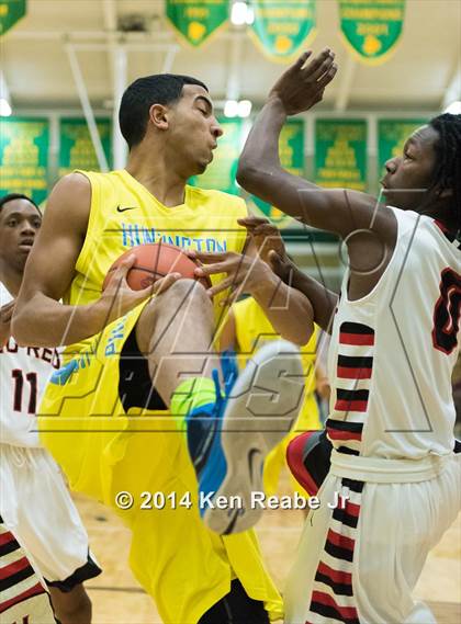 Thumbnail 2 in Huntington St. Joseph Prep vs. Hughes (LeBron James Classic) photogallery.
