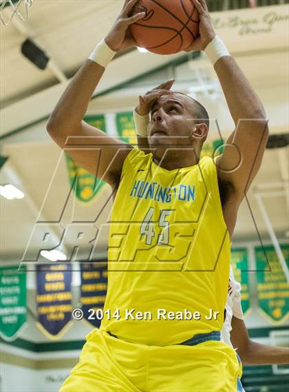 Thumbnail 2 in Huntington St. Joseph Prep vs. Hughes (LeBron James Classic) photogallery.