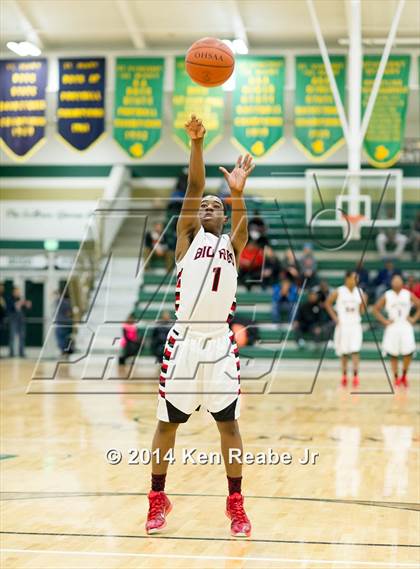 Thumbnail 2 in Huntington St. Joseph Prep vs. Hughes (LeBron James Classic) photogallery.