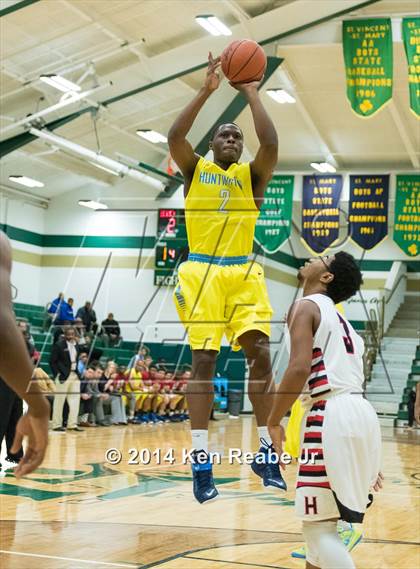 Thumbnail 3 in Huntington St. Joseph Prep vs. Hughes (LeBron James Classic) photogallery.