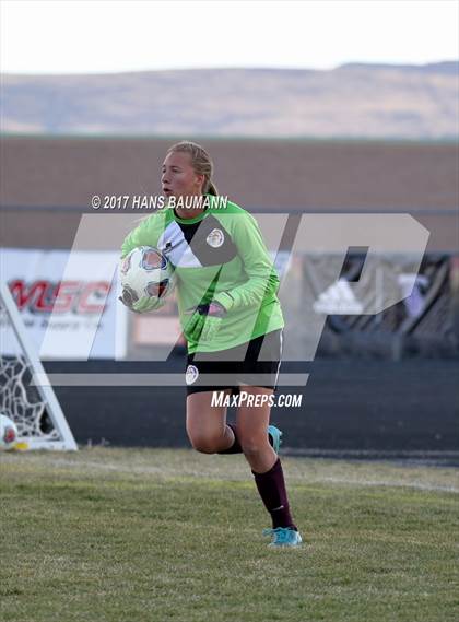 Thumbnail 1 in Truckee vs. Pahrump Valley photogallery.