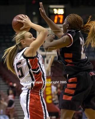 Thumbnail 3 in Mt. Miguel vs. Troy (SoCal D2 Final) photogallery.