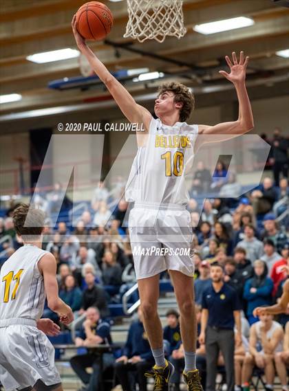Thumbnail 1 in Seattle Prep vs. Bellevue (WIAA 3A District 2 Playoff) photogallery.