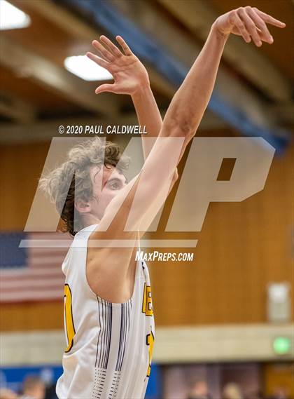 Thumbnail 1 in Seattle Prep vs. Bellevue (WIAA 3A District 2 Playoff) photogallery.