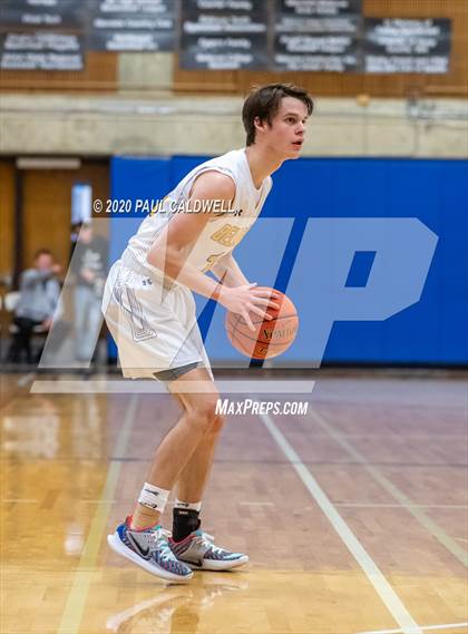 Thumbnail 3 in Seattle Prep vs. Bellevue (WIAA 3A District 2 Playoff) photogallery.