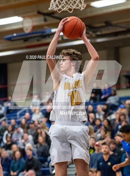 Thumbnail 2 in Seattle Prep vs. Bellevue (WIAA 3A District 2 Playoff) photogallery.