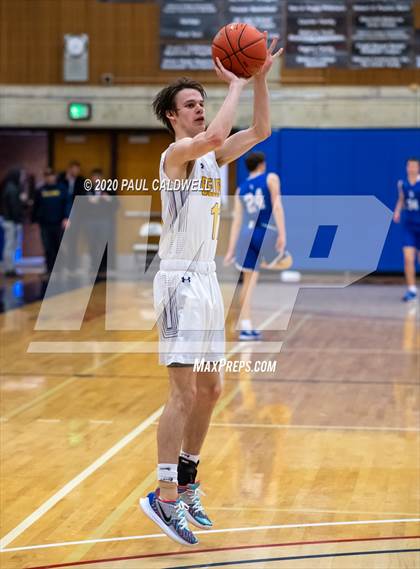 Thumbnail 2 in Seattle Prep vs. Bellevue (WIAA 3A District 2 Playoff) photogallery.