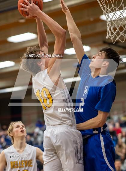 Thumbnail 2 in Seattle Prep vs. Bellevue (WIAA 3A District 2 Playoff) photogallery.