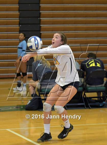 Thumbnail 3 in Rancho Cucamonga vs. Oak Ridge (Durango Fall Classic) photogallery.
