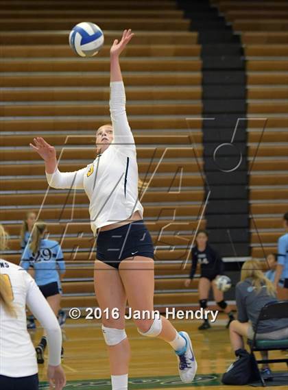 Thumbnail 2 in Rancho Cucamonga vs. Oak Ridge (Durango Fall Classic) photogallery.