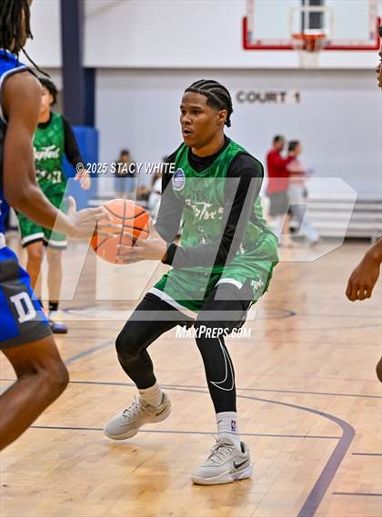 Thumbnail 1 in Dillard v IDN Raptors (Tampa Bay Christmas Invitational) photogallery.