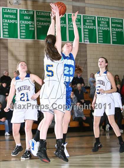 Thumbnail 2 in Ardsley vs Dobbs Ferry (33rd Annual William Warnock Memorial Tournament) photogallery.
